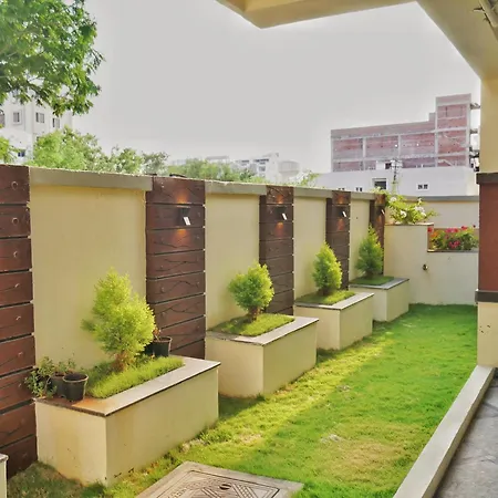Cityscape Comfort - Stylish 3Bhk Central Getaway Hyderabad Exterior photo