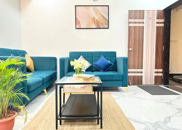 Cityscape Comfort - Stylish 3Bhk Central Getaway