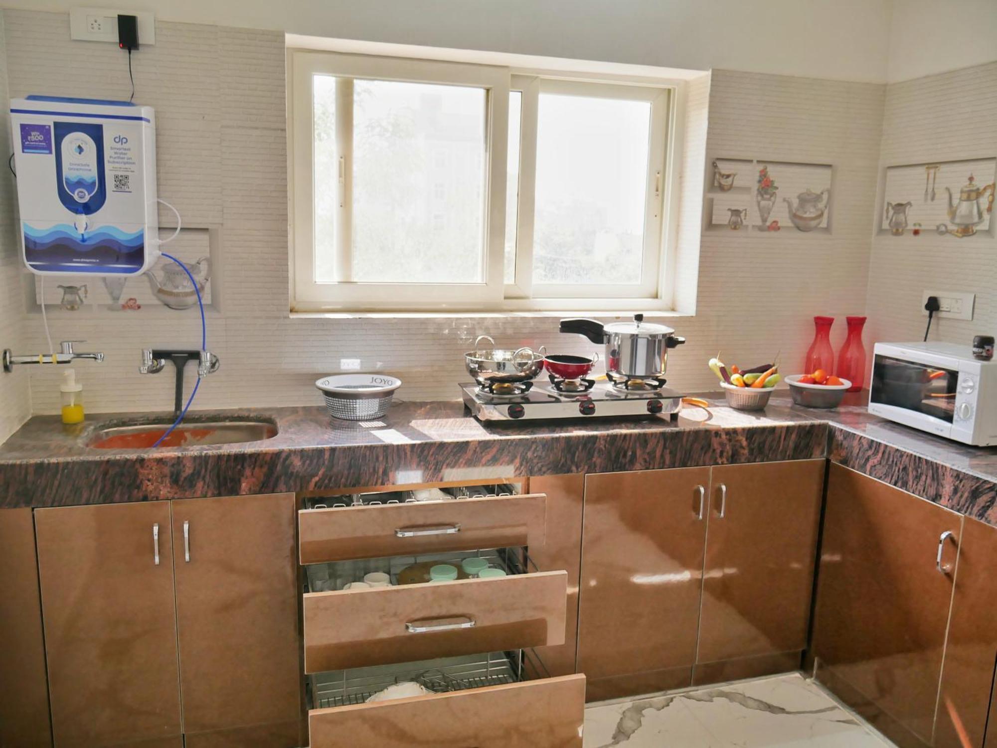 Apartment Cityscape Comfort - Stylish 3bhk Getaway *