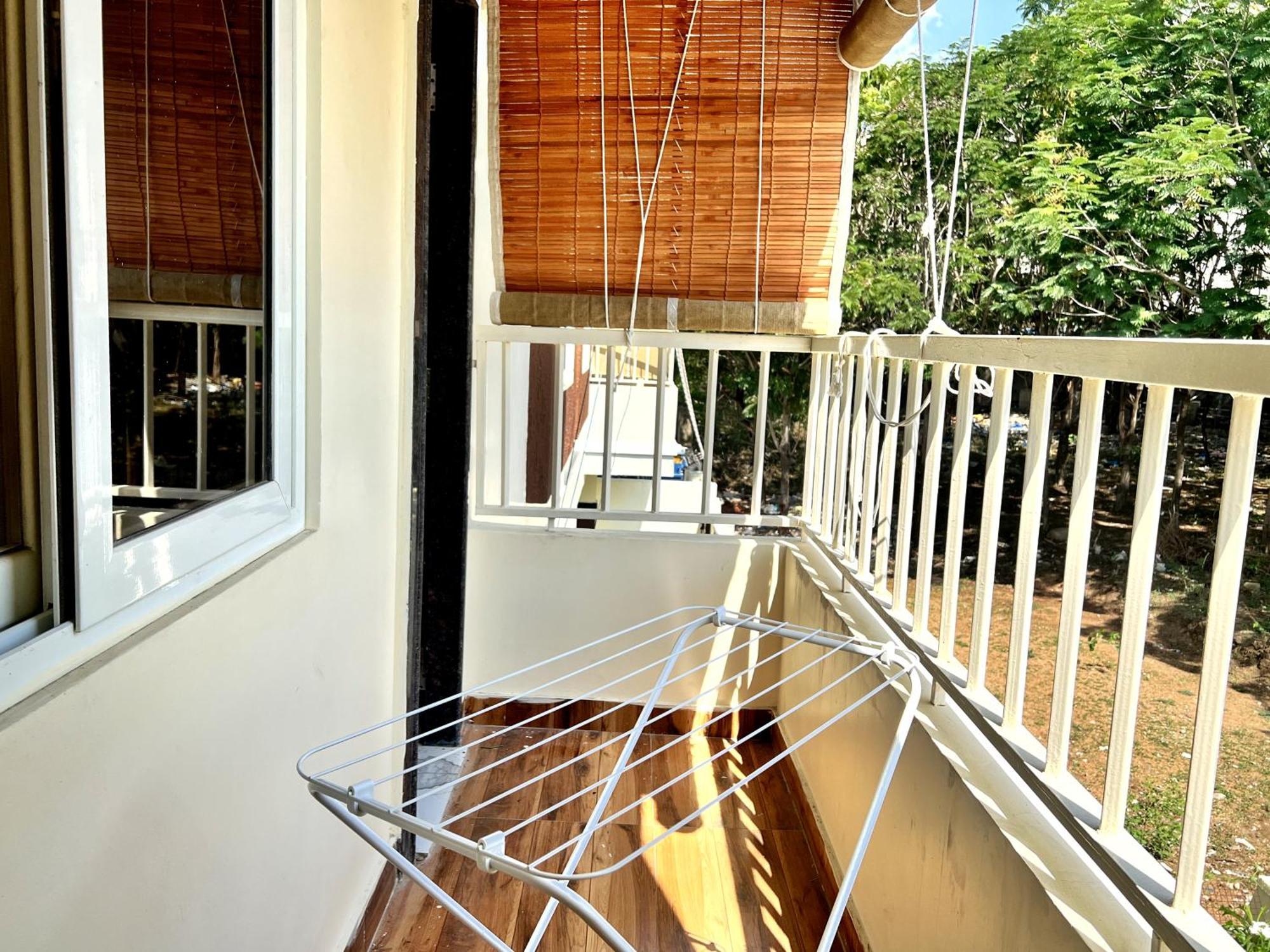 Cityscape Comfort - Stylish 3bhk Getaway Apartment