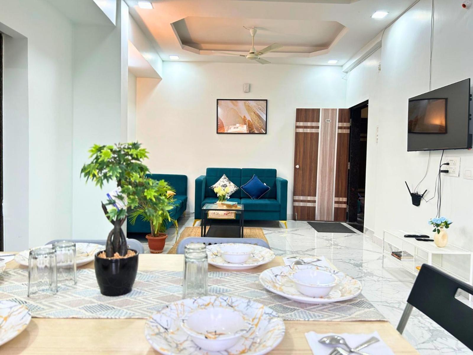 Cityscape Comfort - Stylish 3bhk Getaway Apartment