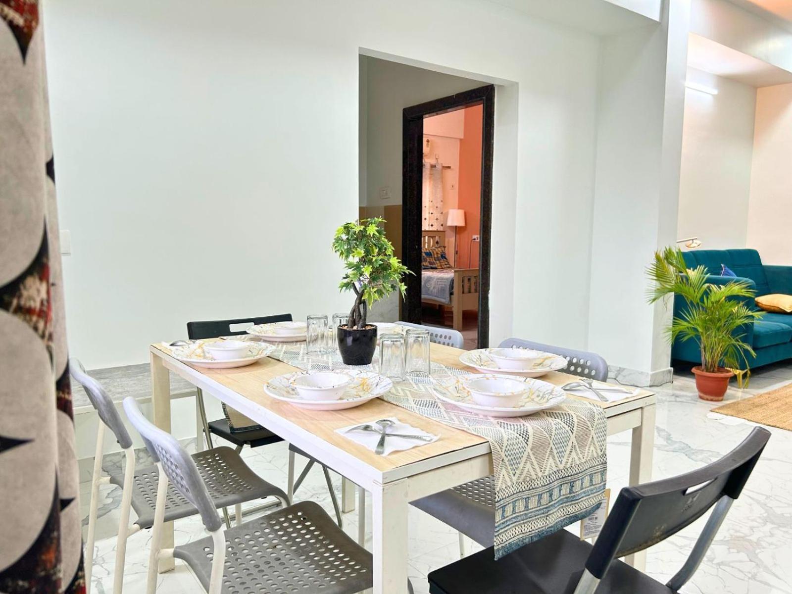Apartment Cityscape Comfort - Stylish 3bhk Getaway