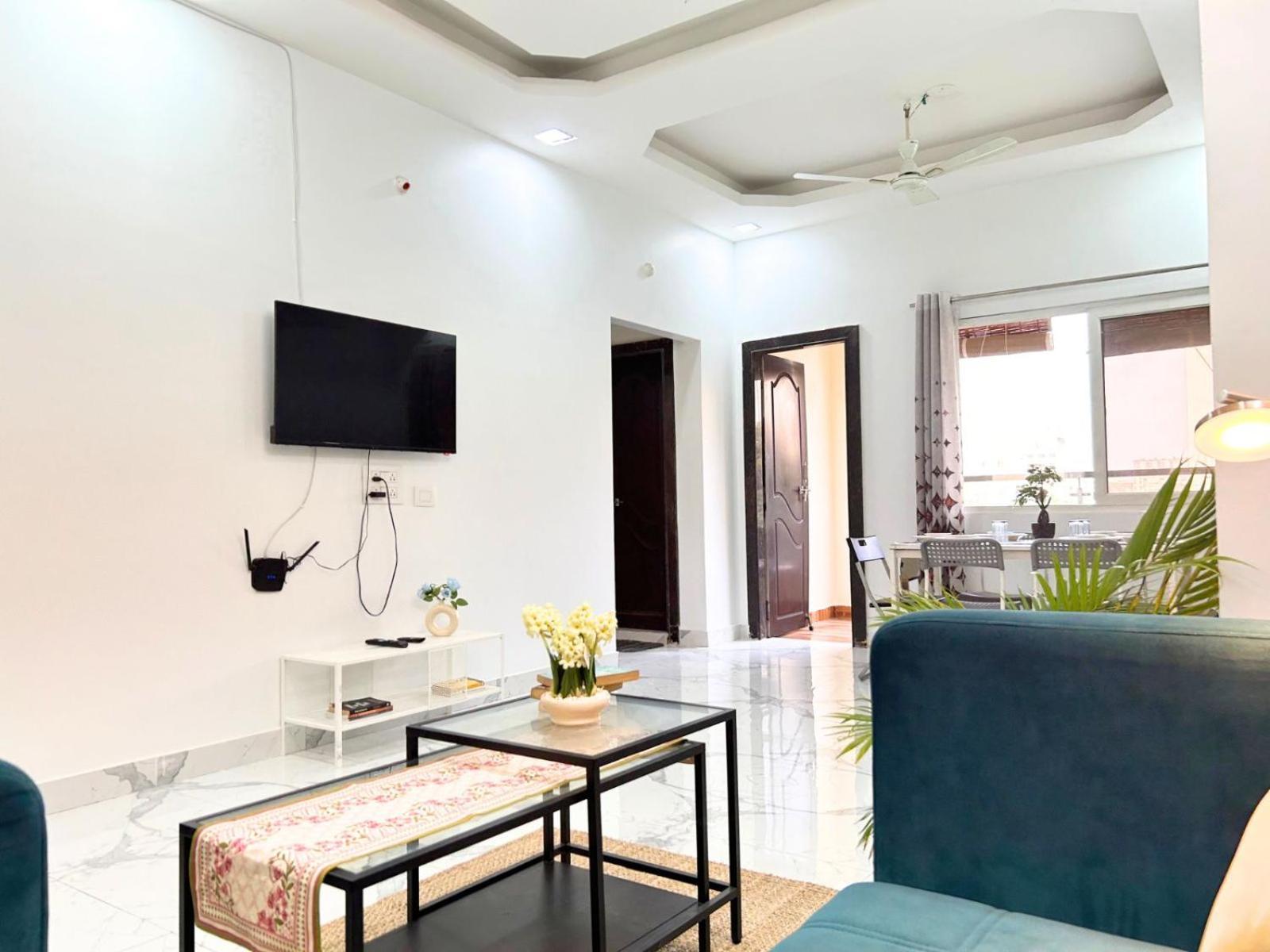 Apartment Cityscape Comfort - Stylish 3bhk Getaway *